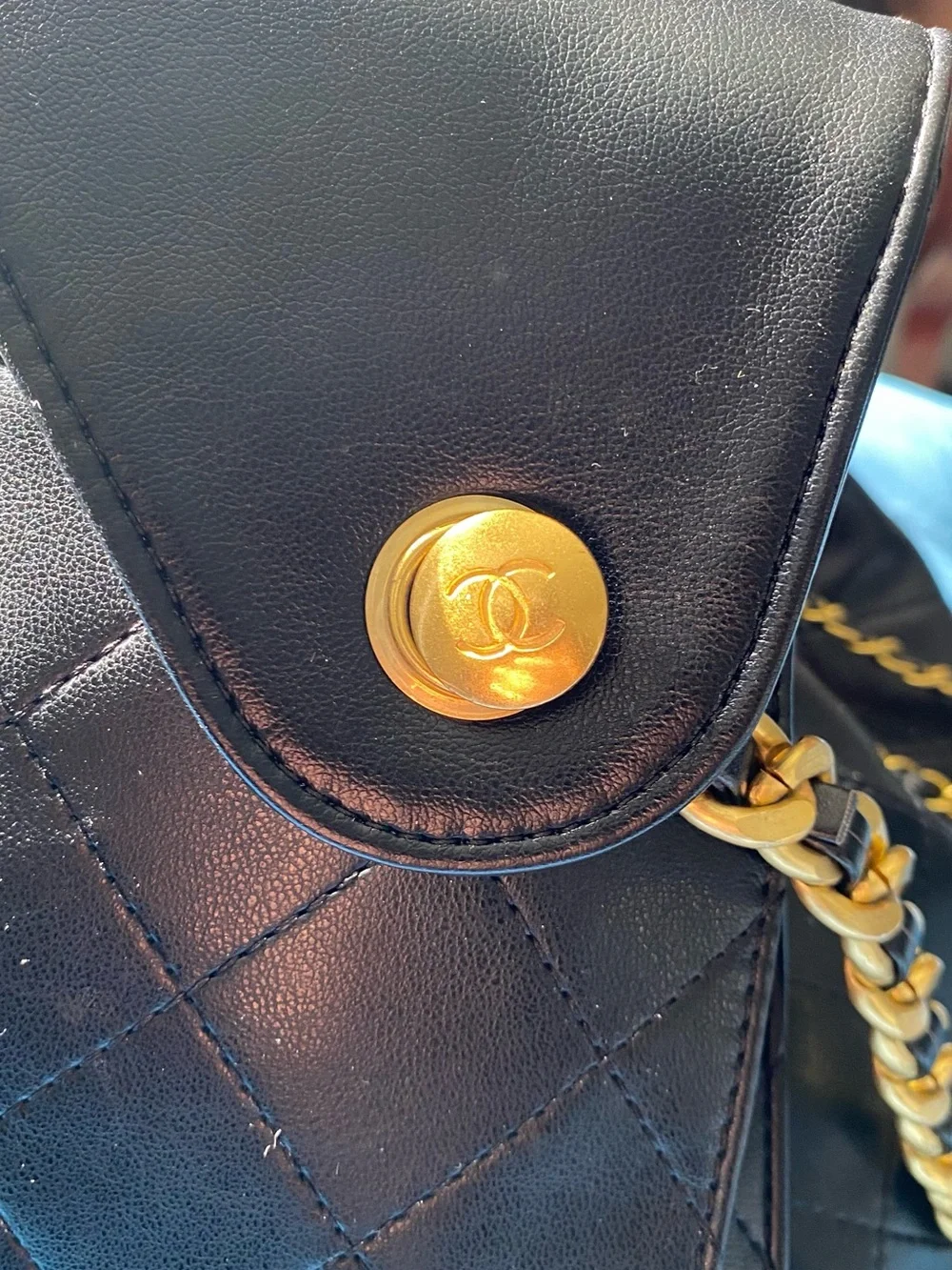BLACK QUILTED CHAIN SHOULDER BAG - Picture 8 of 17